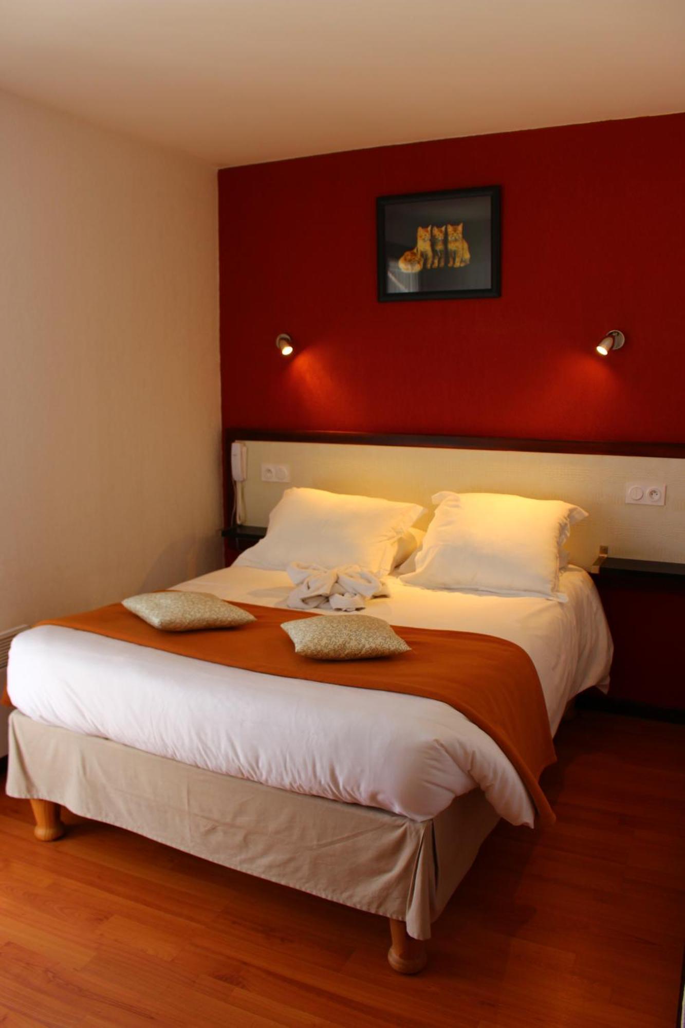 Hotel Les Gabarres Tour-de-Faure Szoba fotó