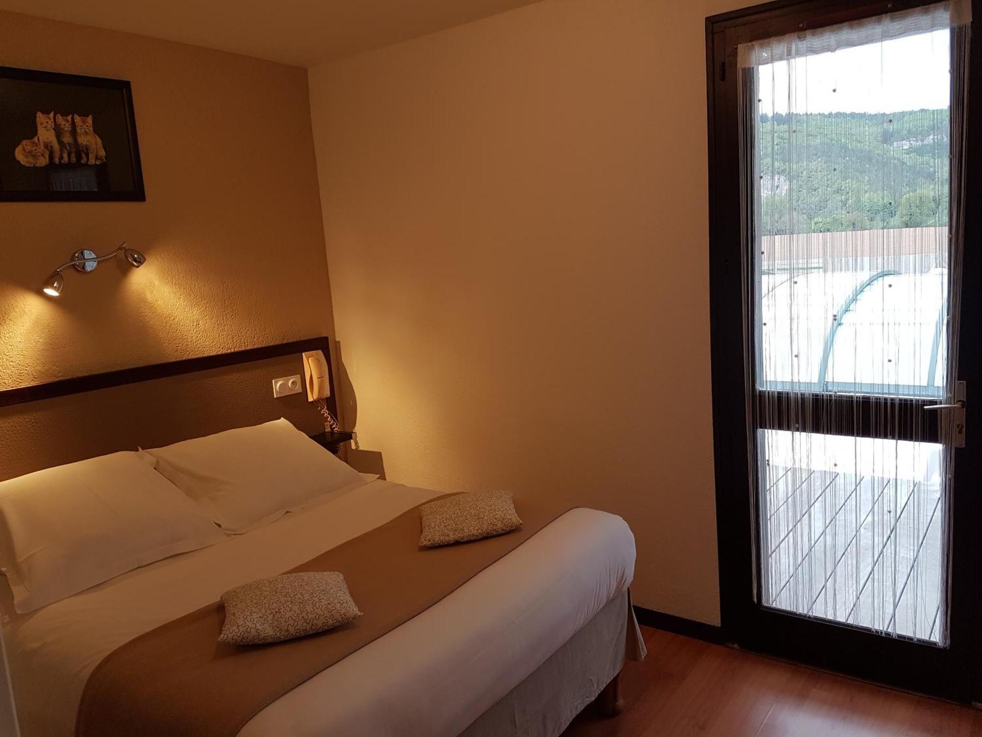 Hotel Les Gabarres Tour-de-Faure Szoba fotó