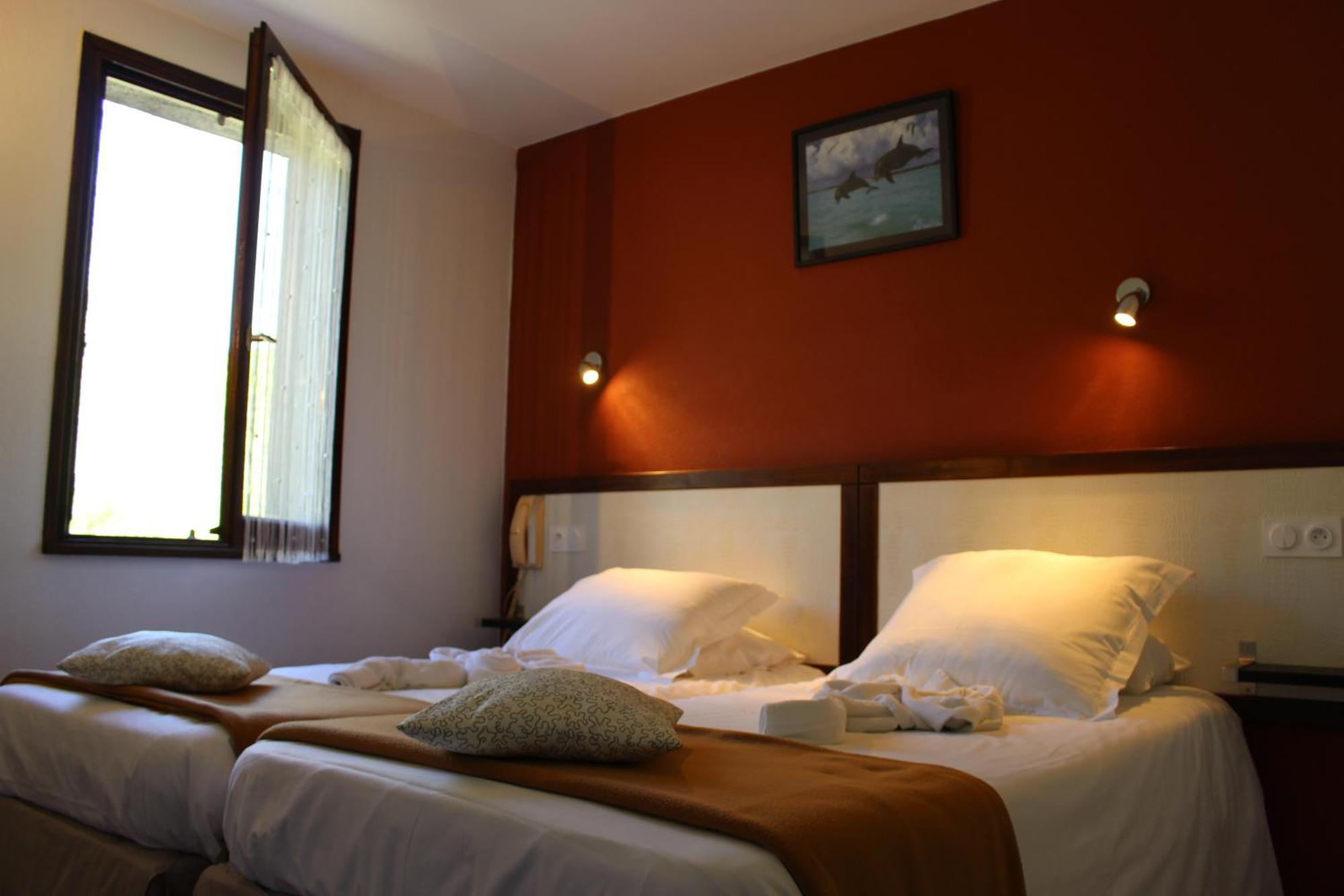 Hotel Les Gabarres Tour-de-Faure Szoba fotó