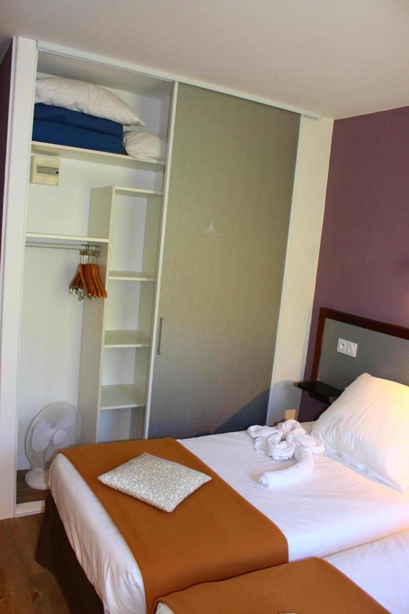 Hotel Les Gabarres Tour-de-Faure Szoba fotó