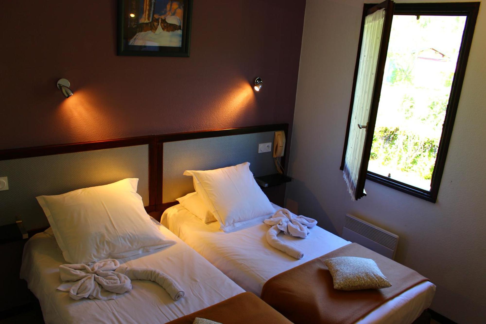 Hotel Les Gabarres Tour-de-Faure Szoba fotó