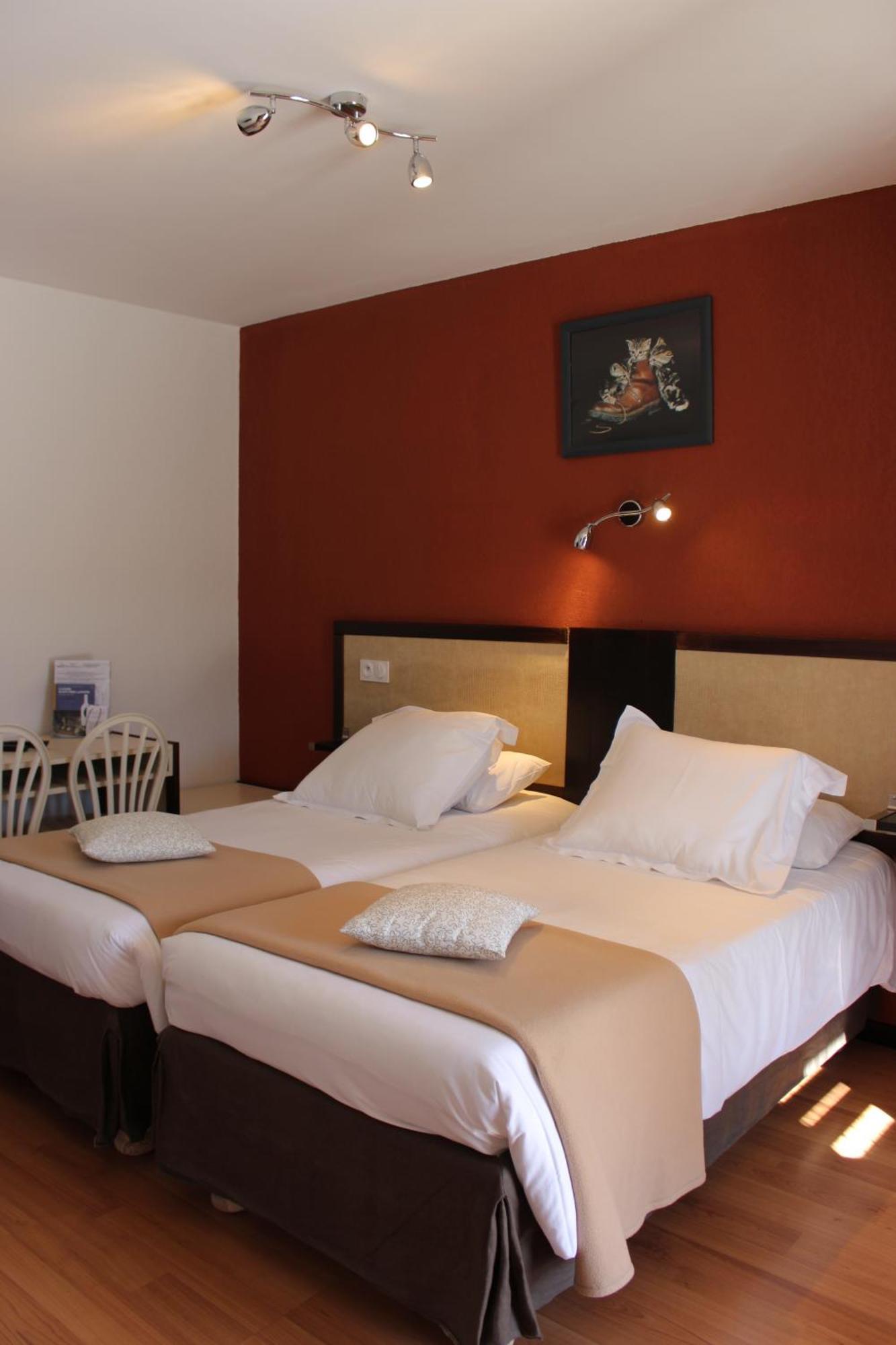 Hotel Les Gabarres Tour-de-Faure Szoba fotó