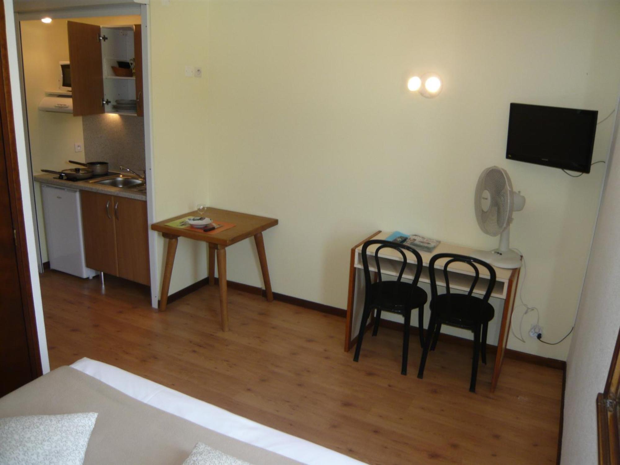 Hotel Les Gabarres Tour-de-Faure Szoba fotó